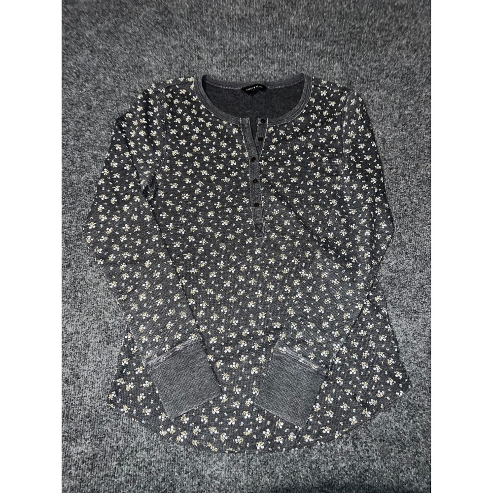 Lucky Brand Grey Floral Waffle Knit Henley Top Size Medium Long Sleeve